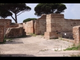 04431 ostia - regio i - insula xiv - terme del bagnino buticosus (i,xiv,8) - li -  raum (7) - re - raum (11) mit bassin - bli ri westen - 09-2023.jpg